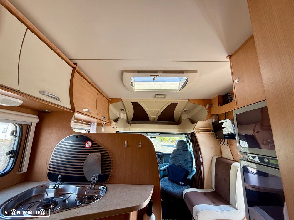 Chausson Flash 28 - Cama Central - 17