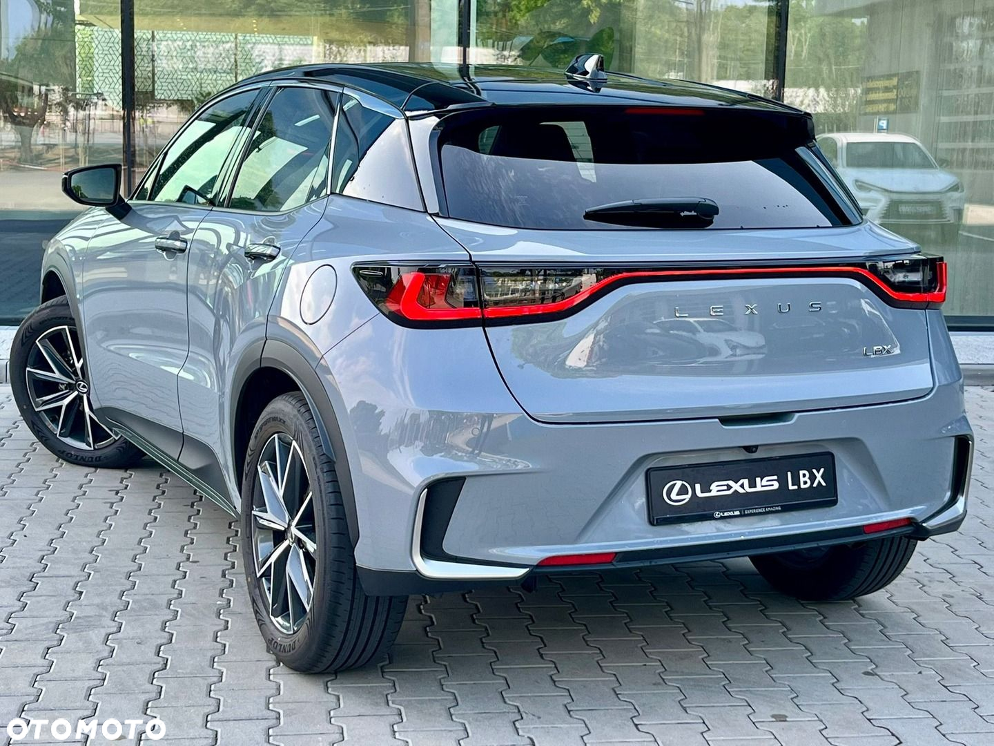 Lexus LBX 1.5 Hybrid Cool AWD - 11