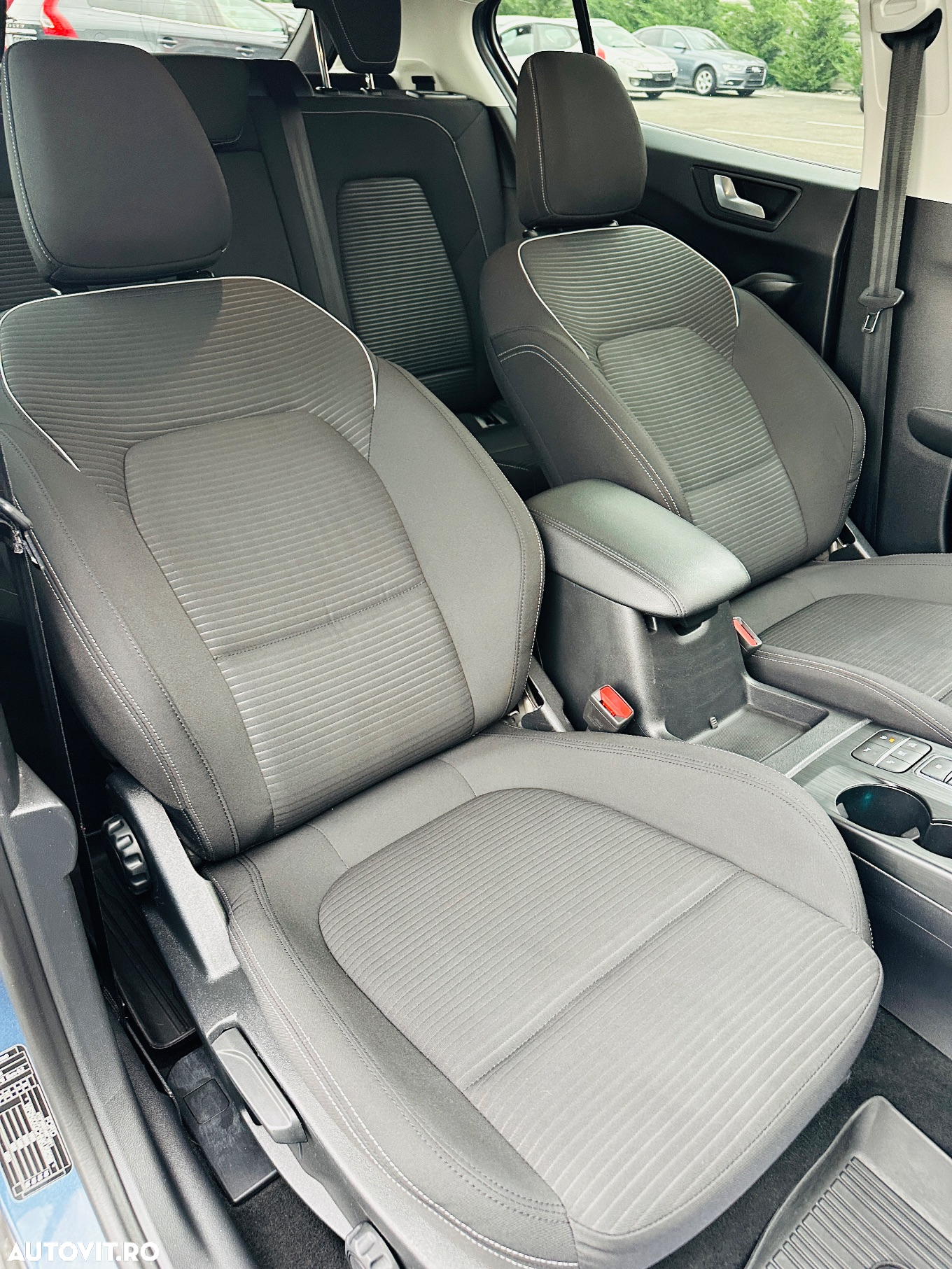 Ford Focus 1.0 EcoBoost Hybrid Aut. COOL&CONNECT DESIGN - 23