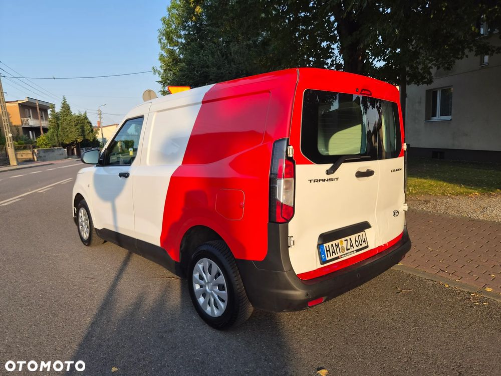 Ford Transit Courier - 4