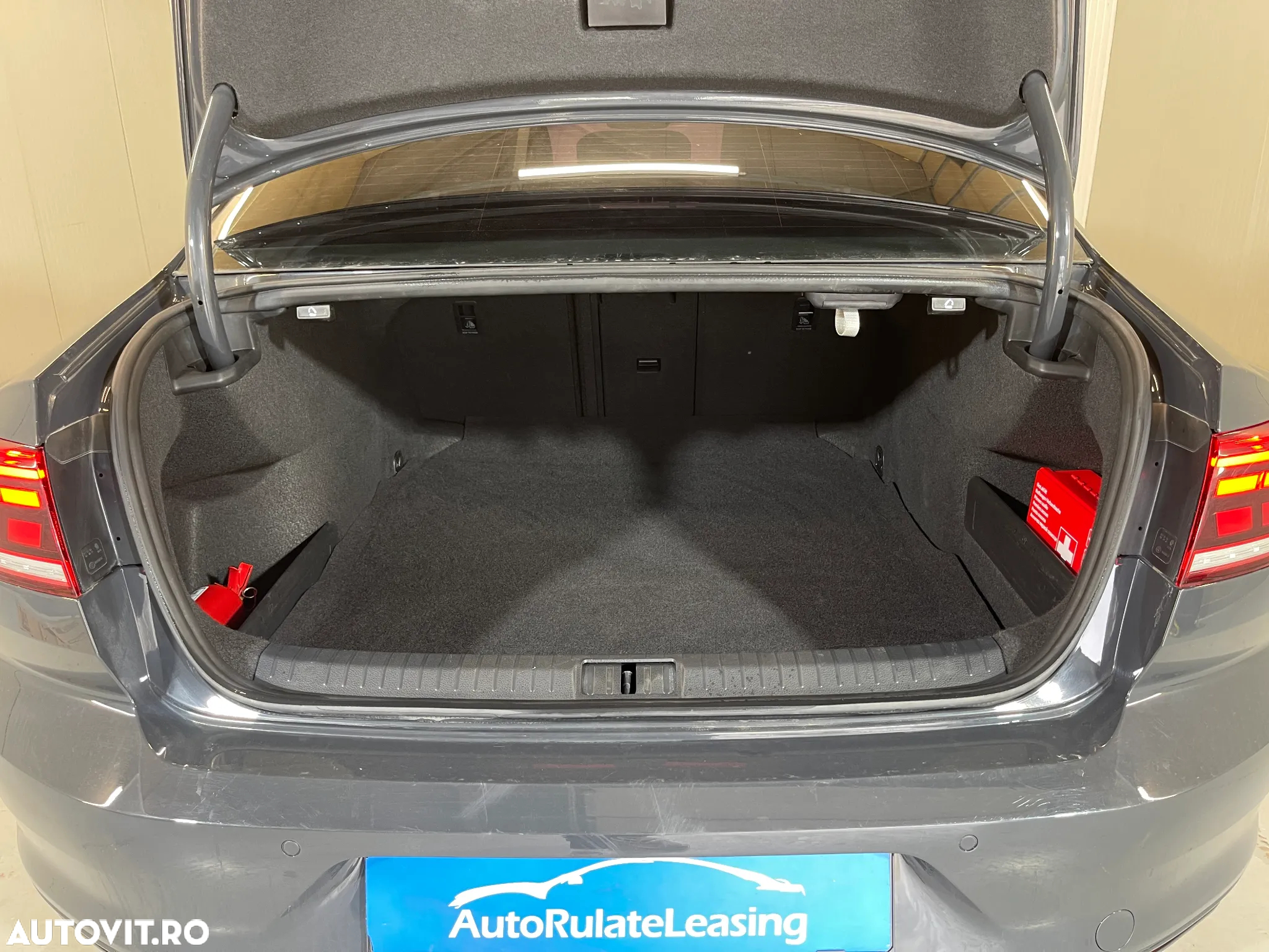 Volkswagen Passat 2.0 TDI DSG Comfortline - 11