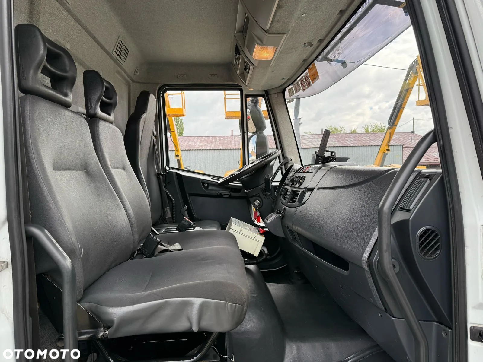 Iveco EUROCARGO CNG - 12