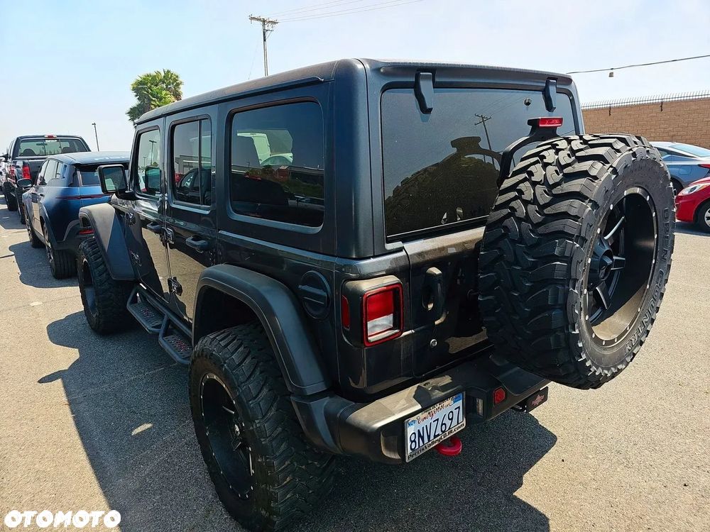 Jeep Wrangler - 4