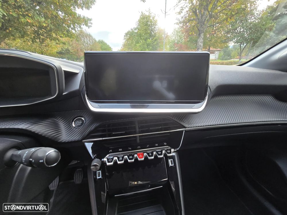 Peugeot 208 PureTech 100 Allure - 19