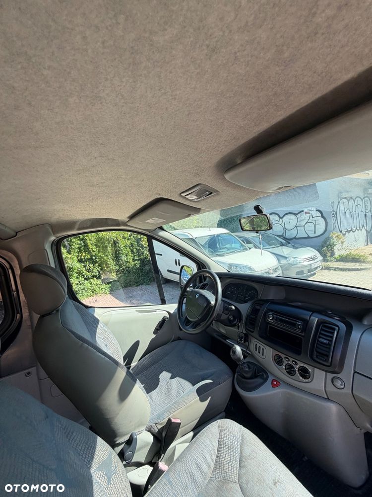 Renault Trafic Passenger - 18