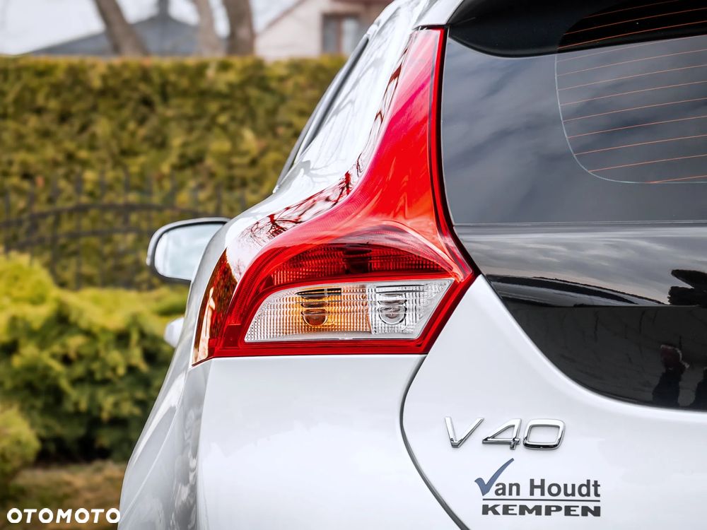 Volvo V40 T2 Inscription - 37