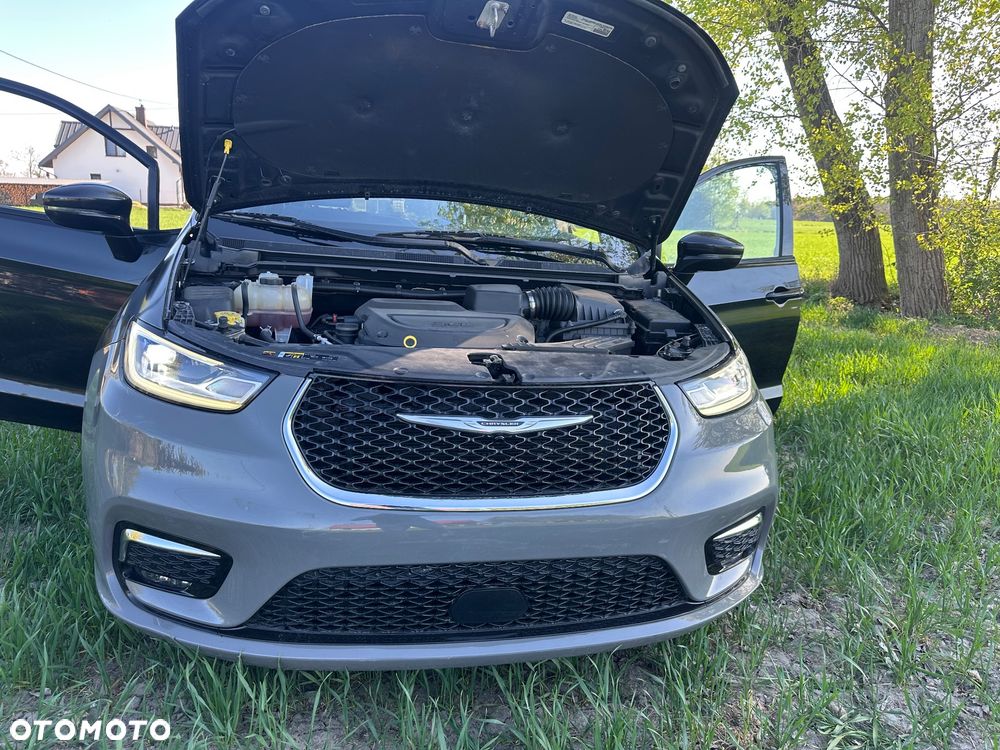 Chrysler Pacifica - 8