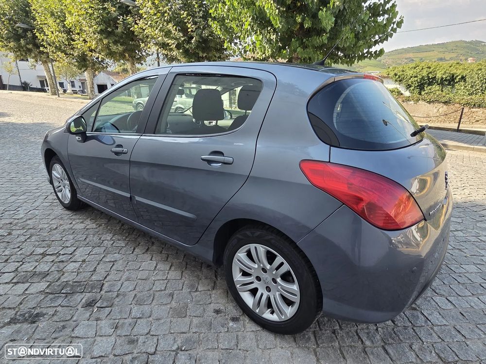 Peugeot 308 1.6 HDi Executive - 3