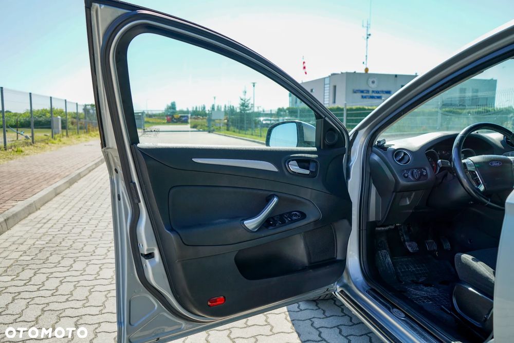 Ford Mondeo 2.0 TDCi Trend - 16