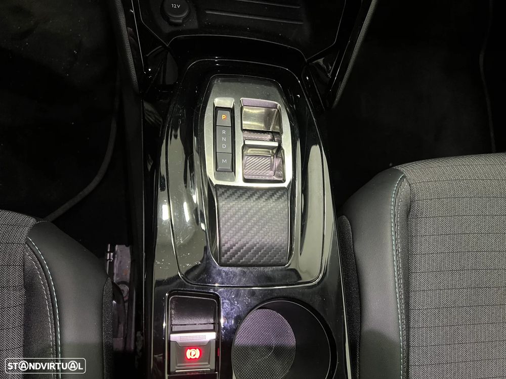 Peugeot 2008 1.2 PureTech Allure EAT8 - 6