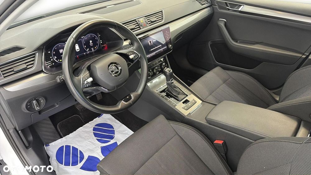 Skoda Superb 2.0 TDI SCR Style DSG - 10