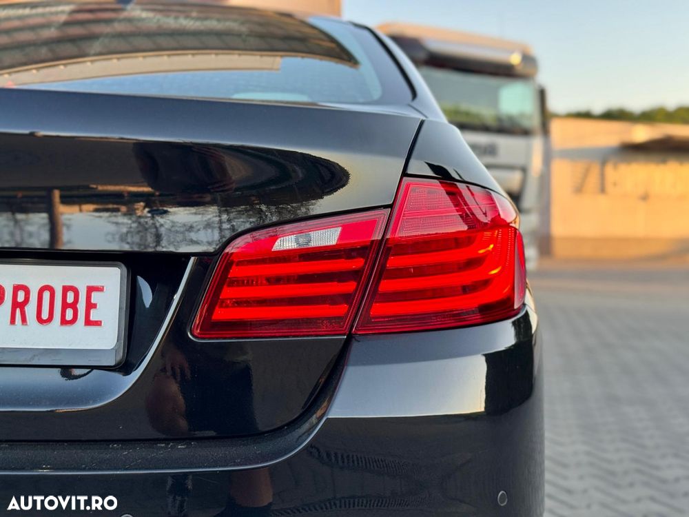 BMW Seria 5 520d Aut. Luxury Line - 13