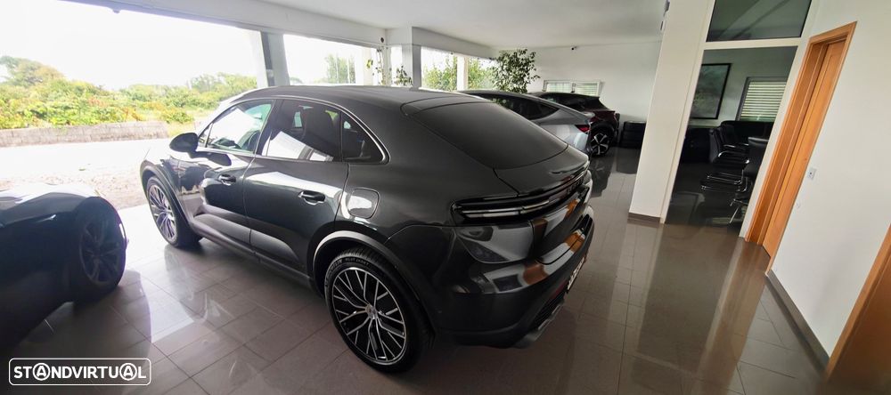 Porsche Macan Electric 4 - 38