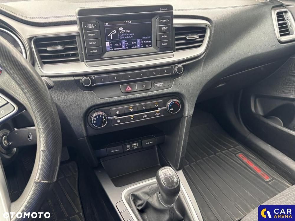 Kia Ceed - 16
