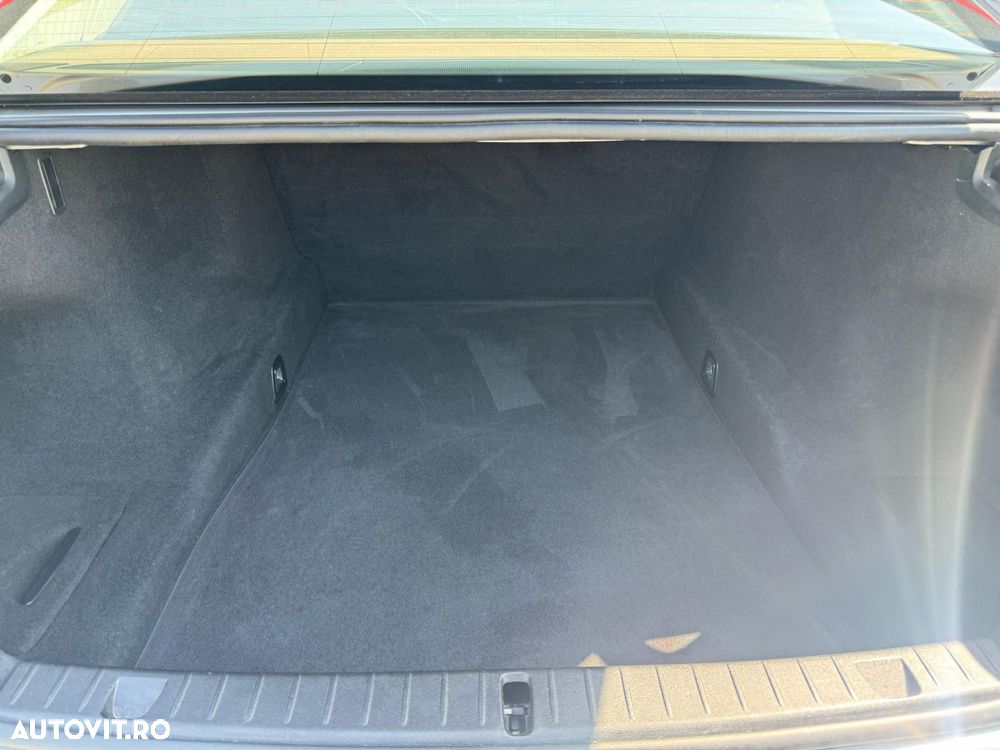 BMW Seria 7 740d xDrive - 37