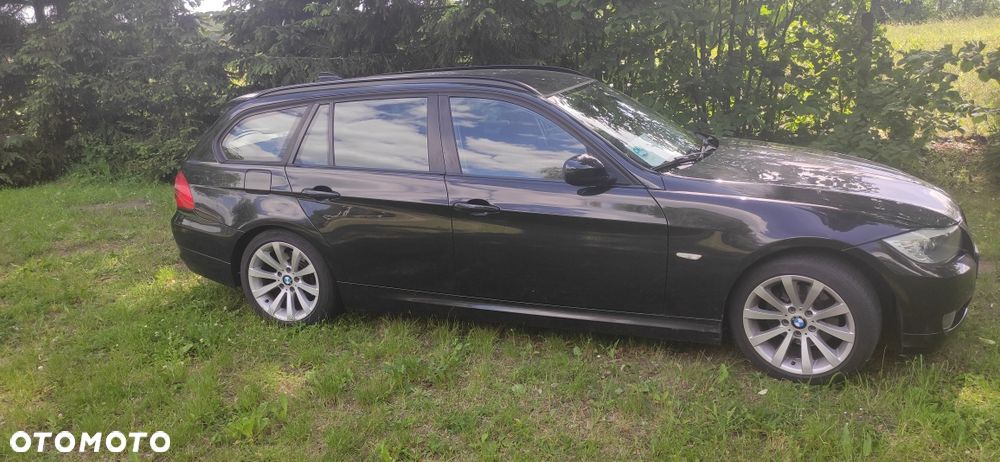BMW Seria 3 2012 photo 2