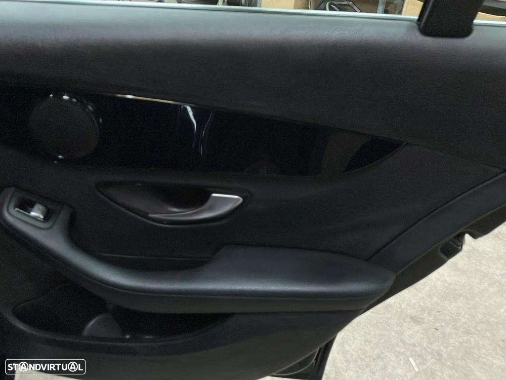 Mercedes-Benz C 200 - 23