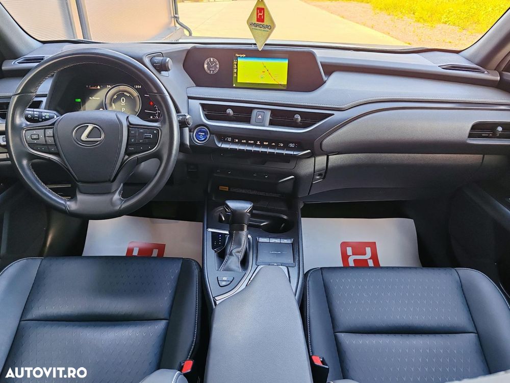 LEXUS UX 2021 — imagine 23