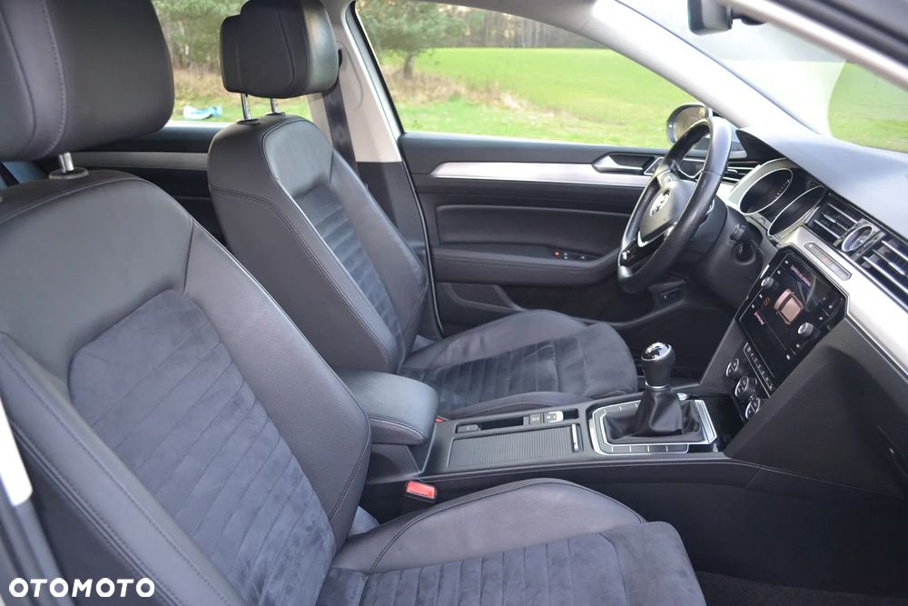 Volkswagen Passat 2.0 TDI (BlueMotion Technology) Highline - 20