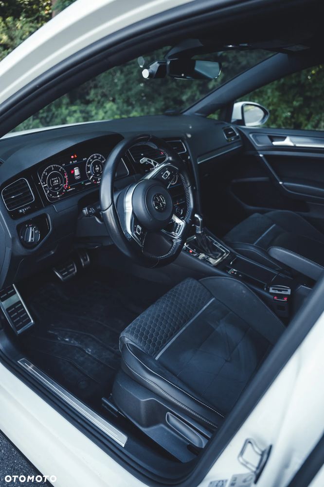 Volkswagen Golf - 16