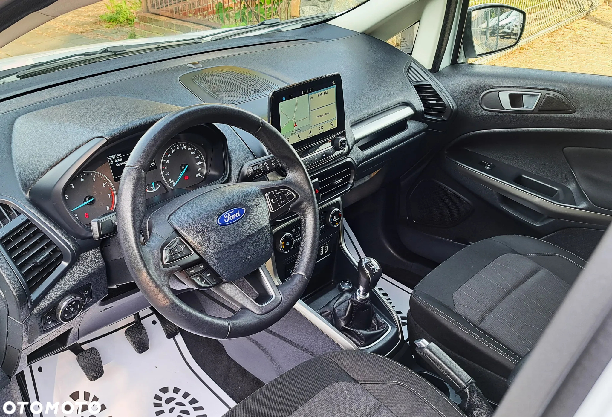 Ford EcoSport 1.0 EcoBoost TITANIUM - 17