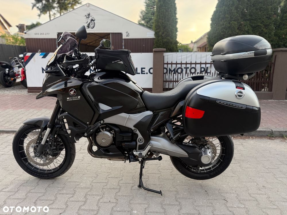 Honda VFR - 16
