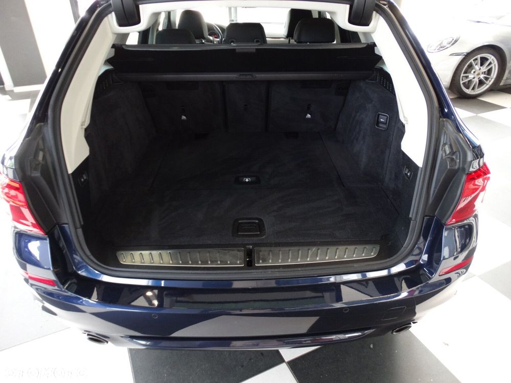 BMW Seria 5 525d Luxury Line sport - 22