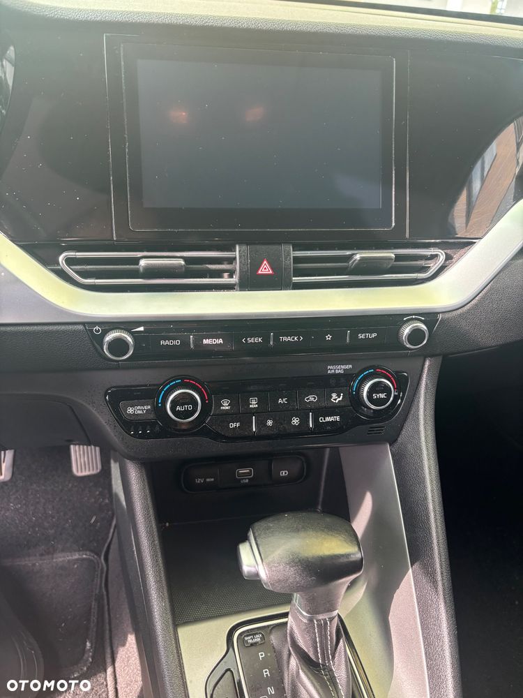 Kia Niro 1.6 GDI Hybrid M - 19