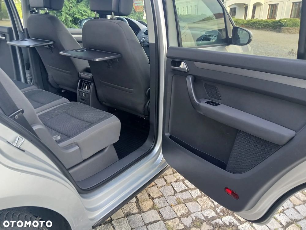 Volkswagen Touran - 37