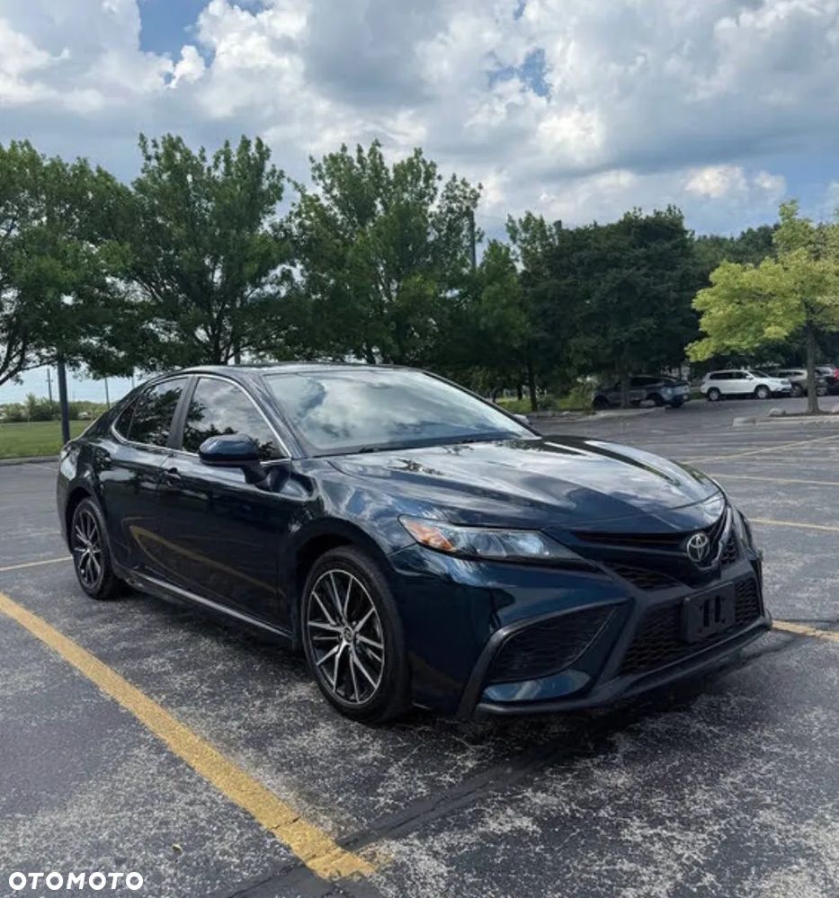 Toyota Camry - 3