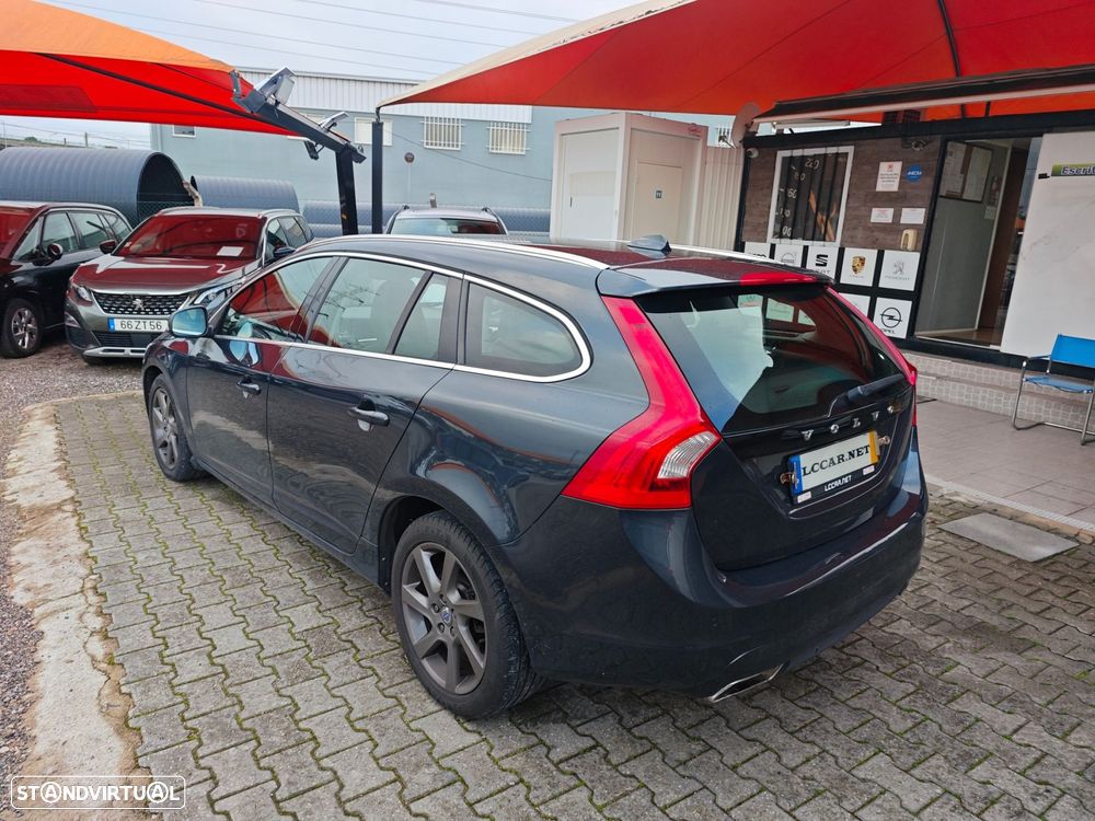 Volvo V60 2.0 D4 Summum Geartronic - 4