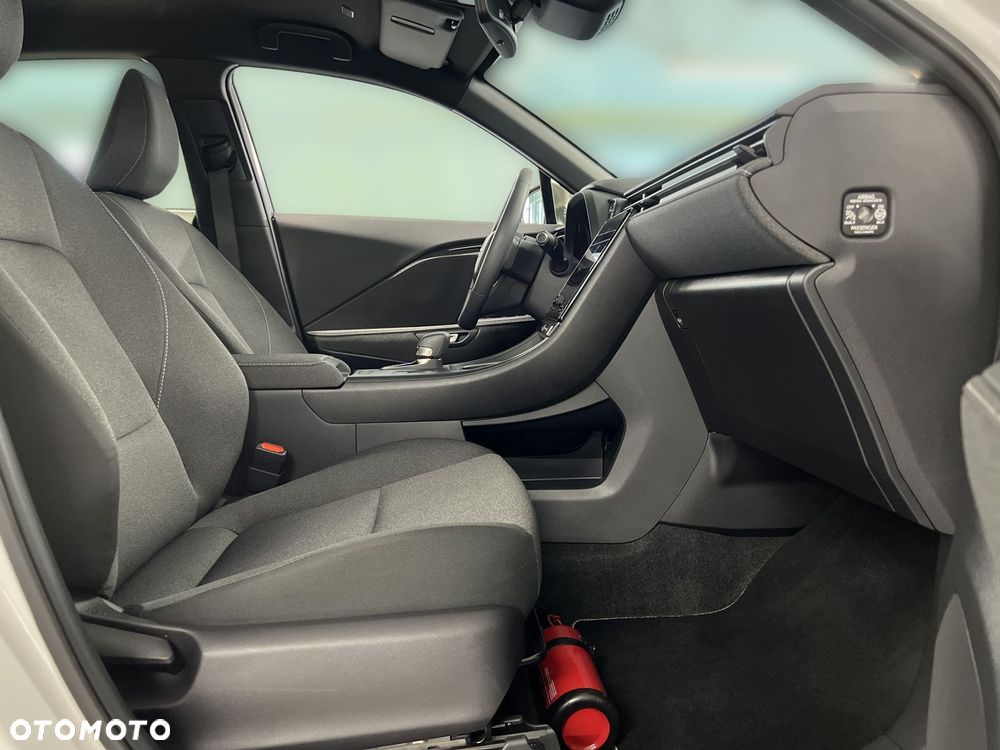 Lexus LBX 1.5 Hybrid - 11