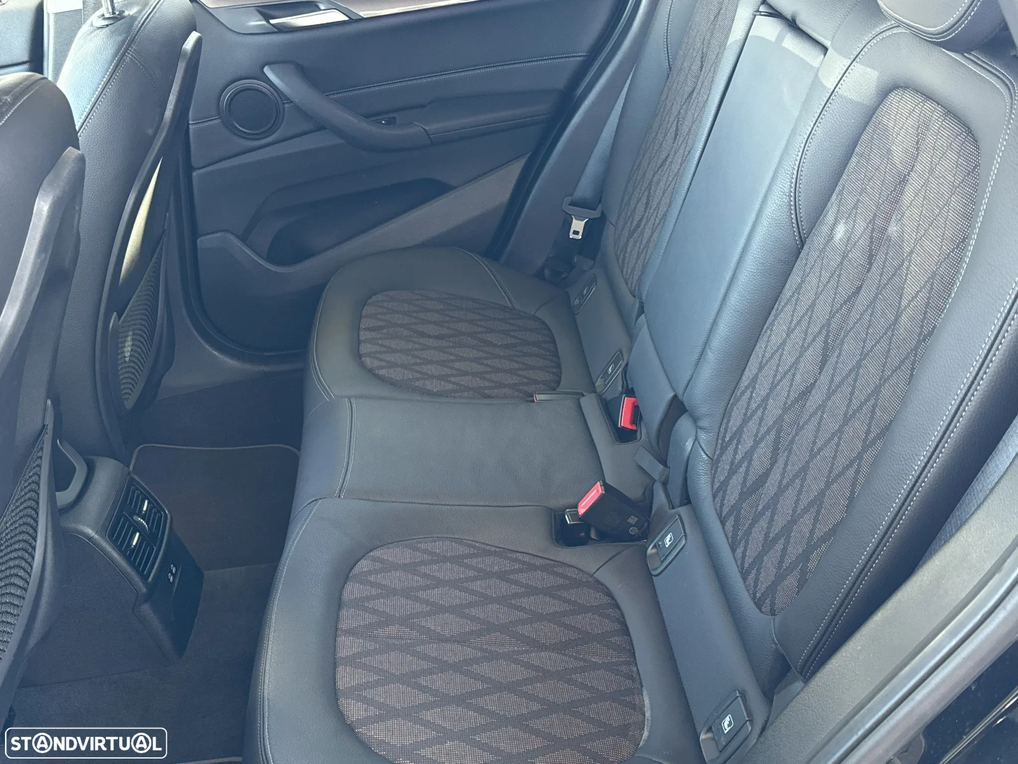BMW X1 16 d sDrive Auto Line Sport - 11