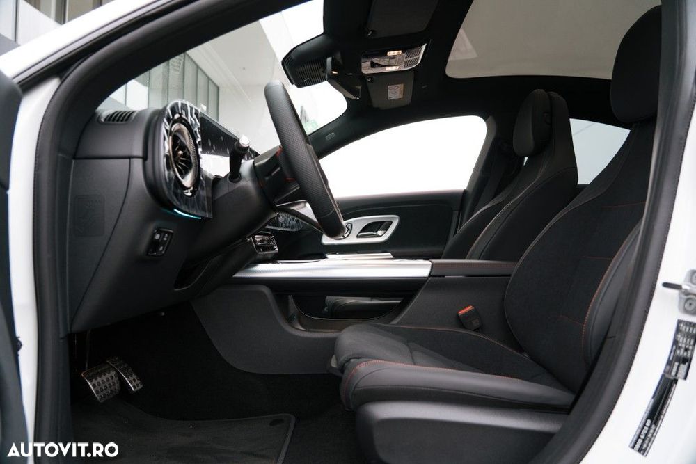 Mercedes-Benz CLA 350 4MATIC Coupe - 17