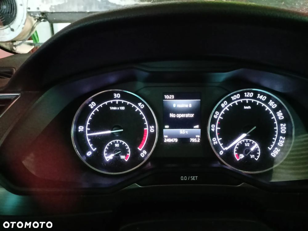 Skoda Superb 2.0 TDI Style - 36
