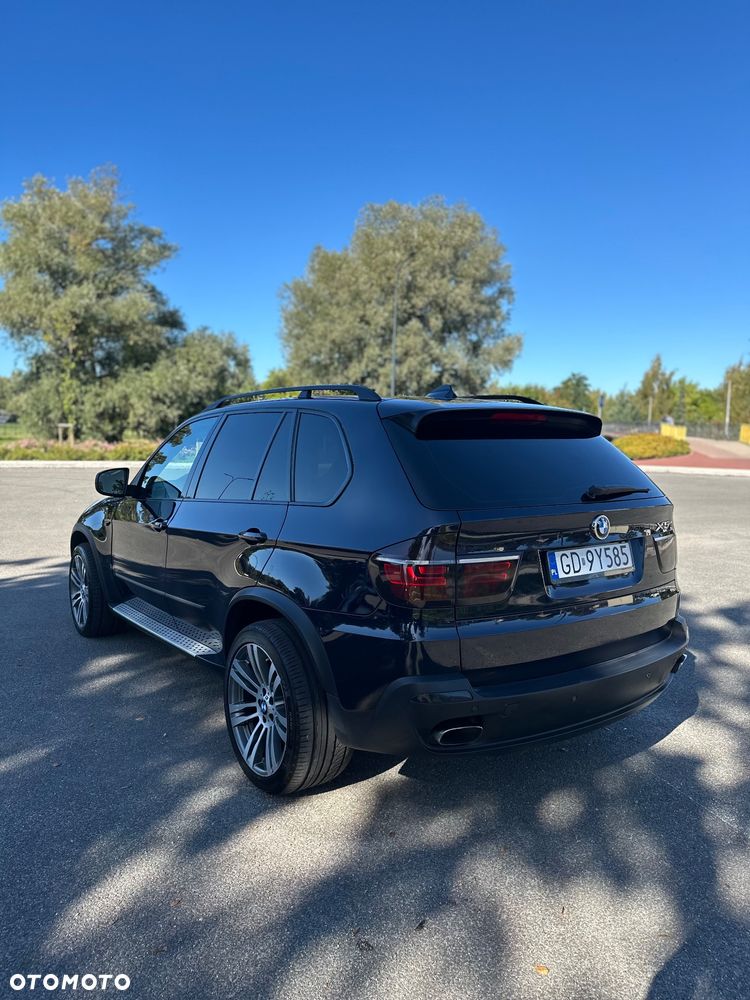 BMW X5 4.8i - 7