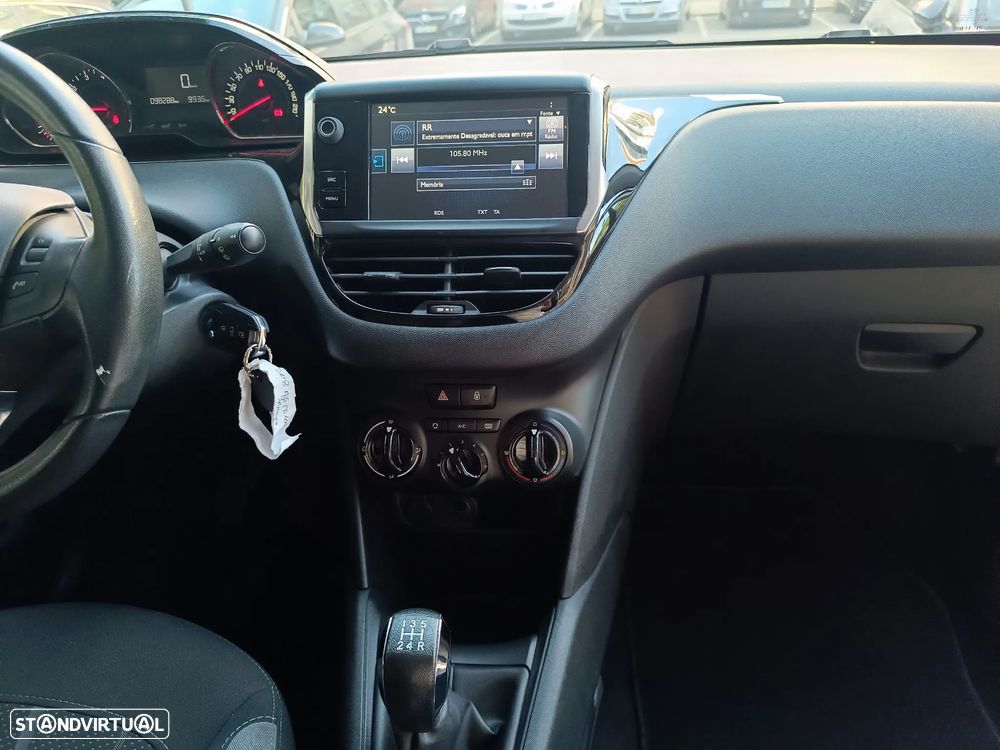 Peugeot 208 1.2 VTi SE Style - 19