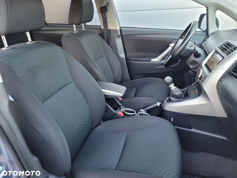 Toyota Verso 1.8 Executive - 9