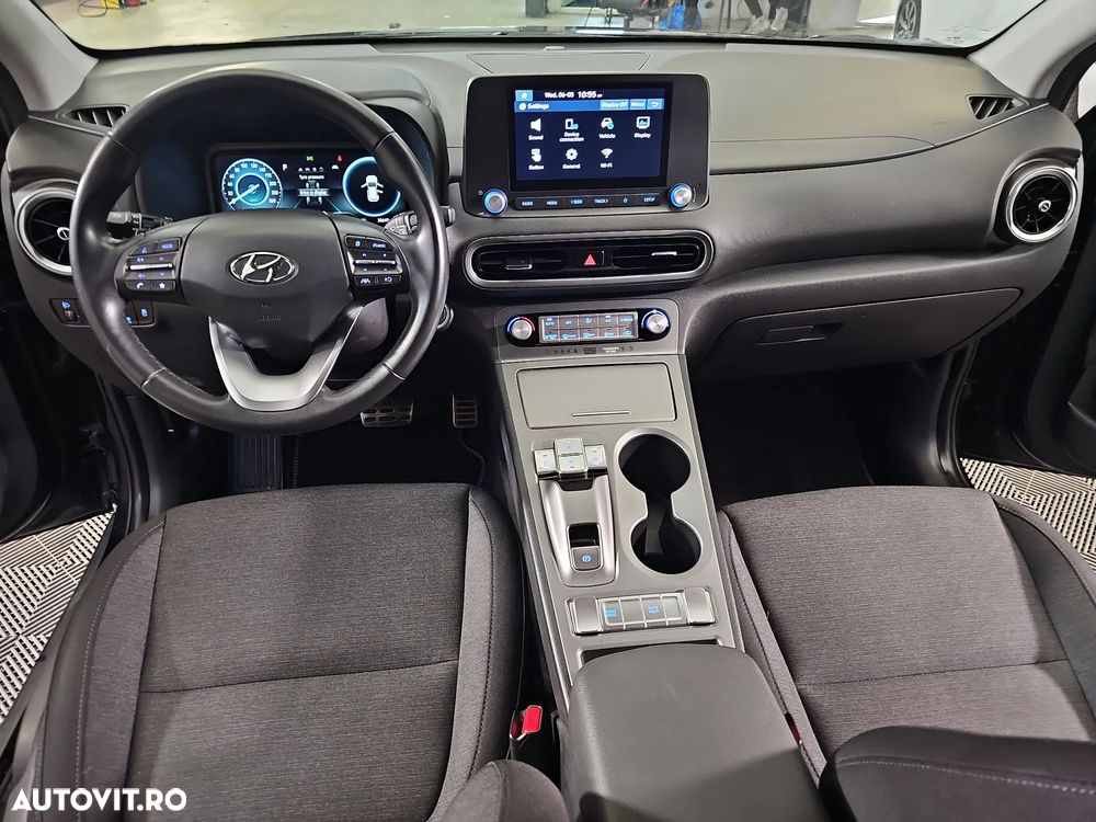 Hyundai KONA - 10