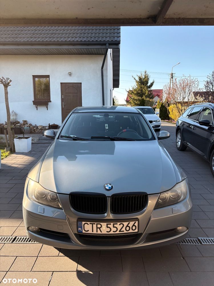 BMW Seria 3 318i - 1