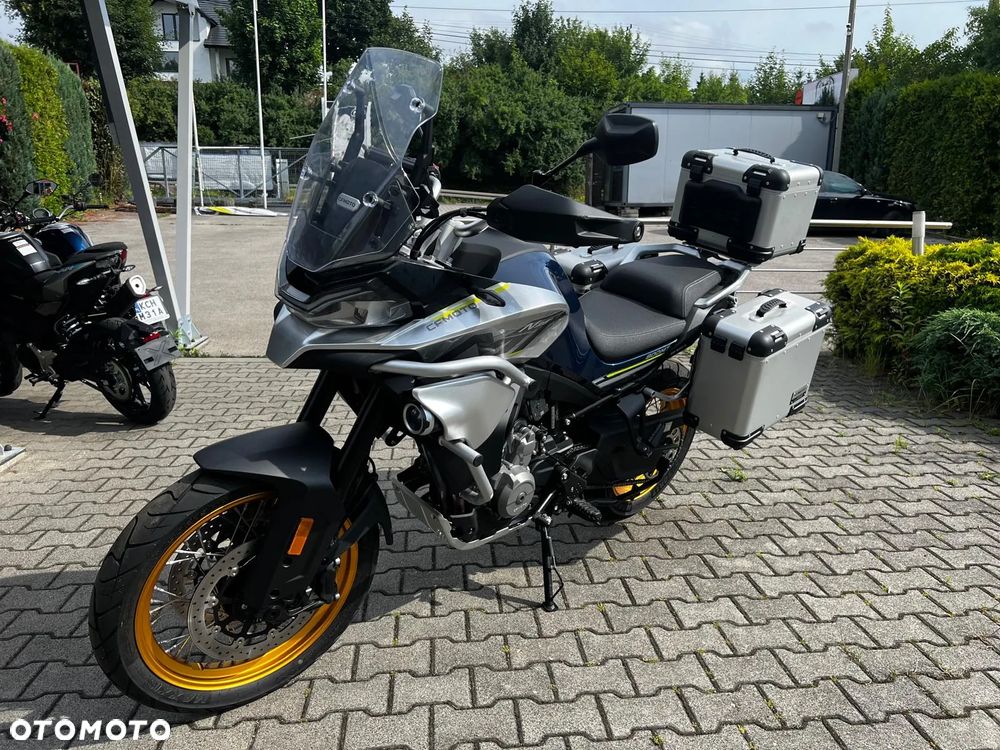 CFMoto 800MT Touring - 6