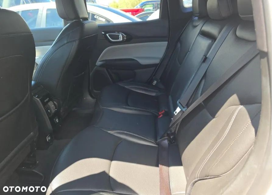 Jeep Compass - 12