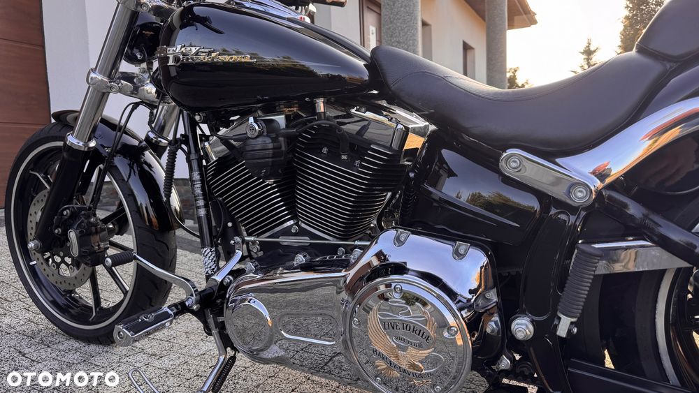 Harley-Davidson FXSB Breakout - 10
