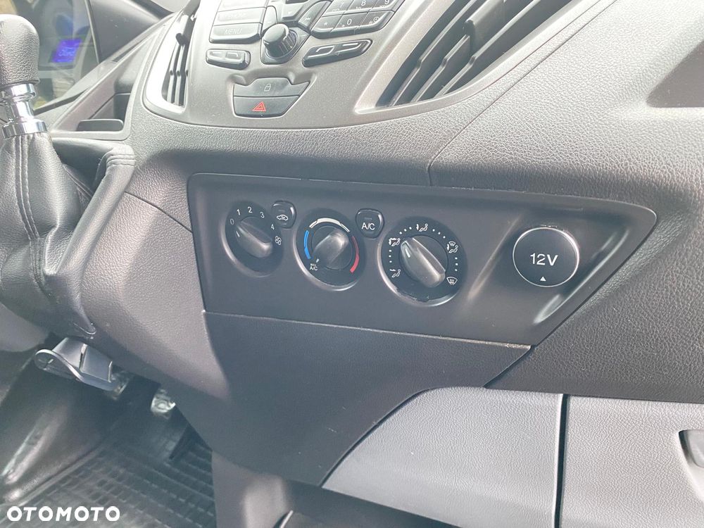 Ford TRANSIT CUSTOM - 19