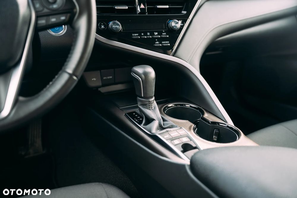 Toyota Camry - 20