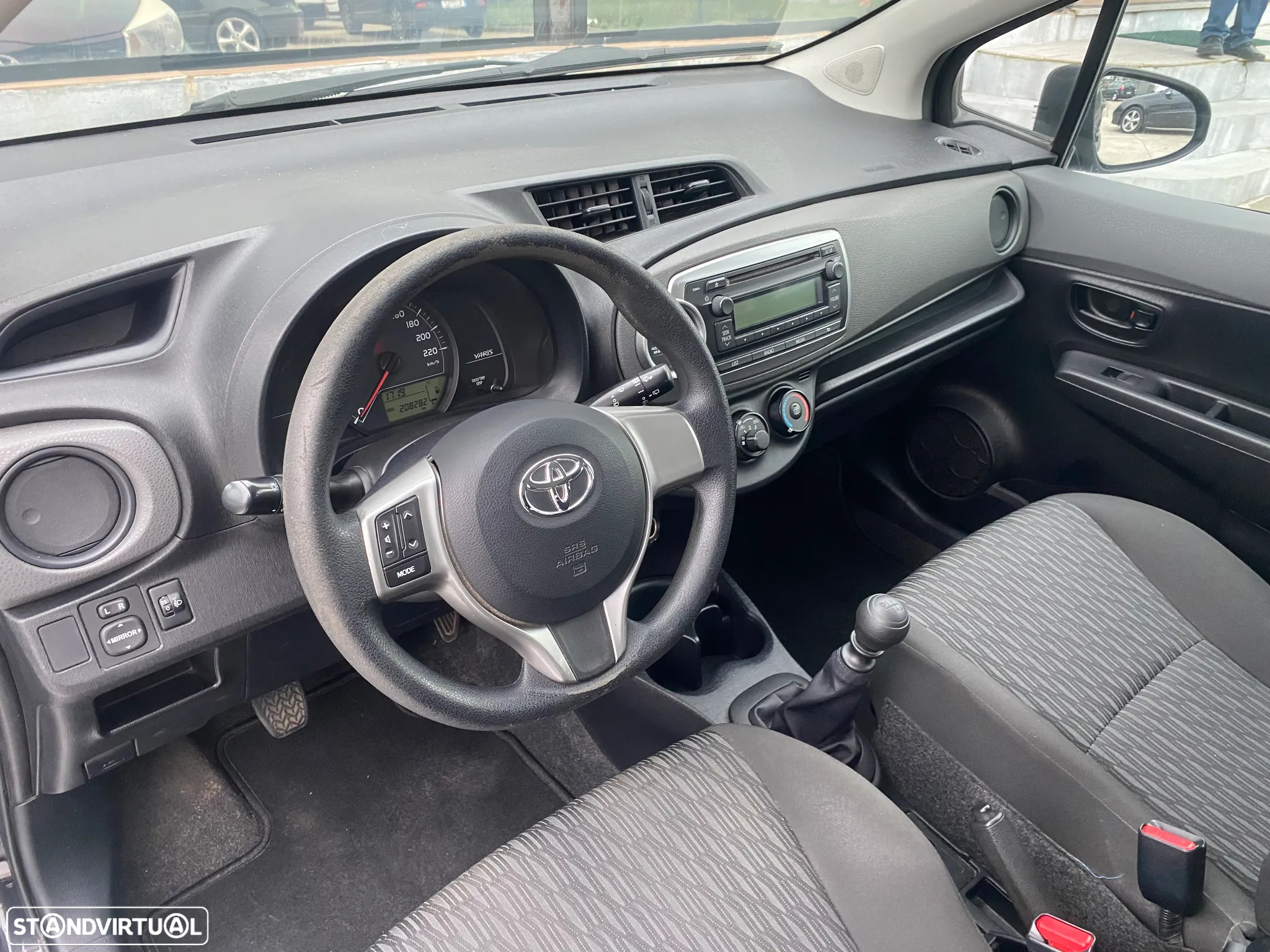 Toyota Yaris 1.4 D-4D - 8