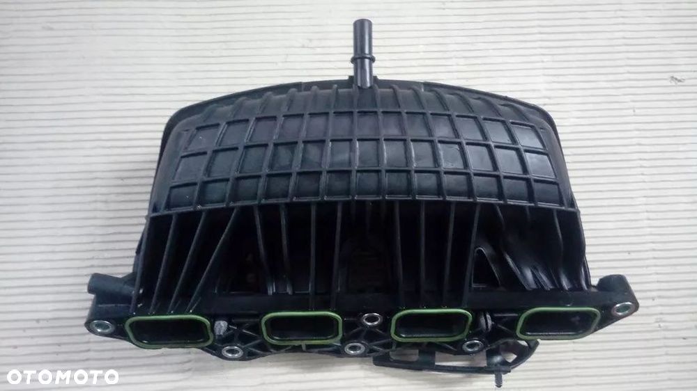 KOLEKTOR SSĄCY 03C129711AE VW AUDI 1.4 TSI - 2