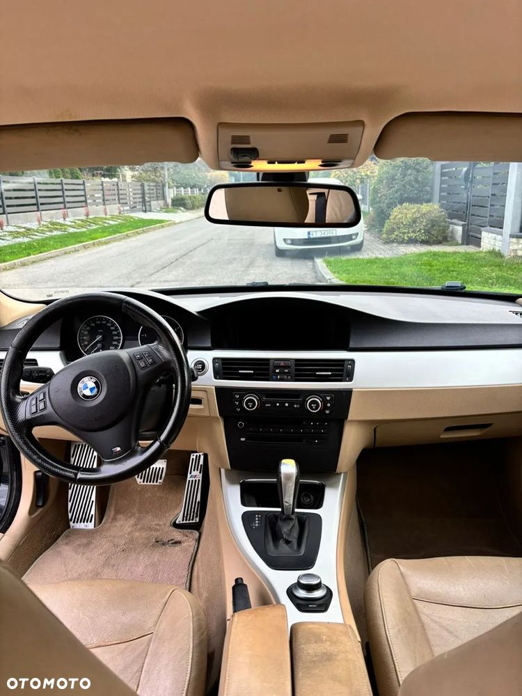 BMW Seria 3 320d DPF Touring - 15