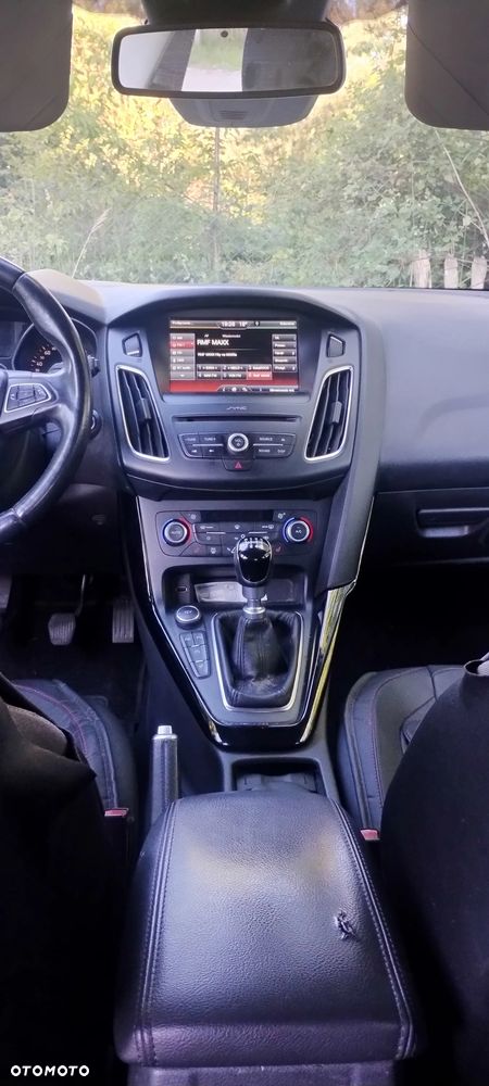 Ford Focus 1.0 EcoBoost Titanium - 3