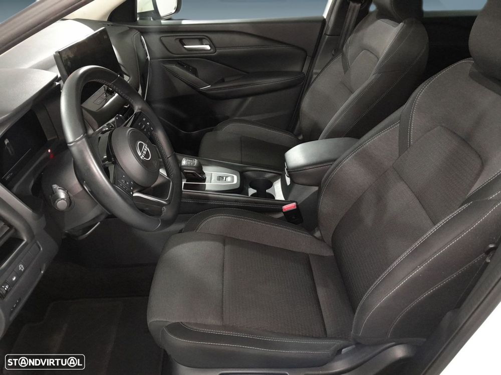 Nissan Qashqai 1.3 DIG-T N-Connecta LED Xtronic — fotografia 6